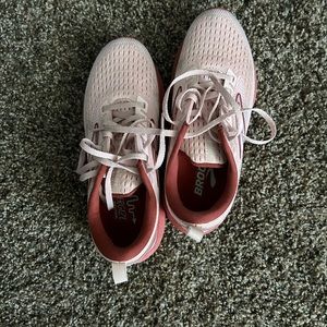 Brand new Brooks running shoes